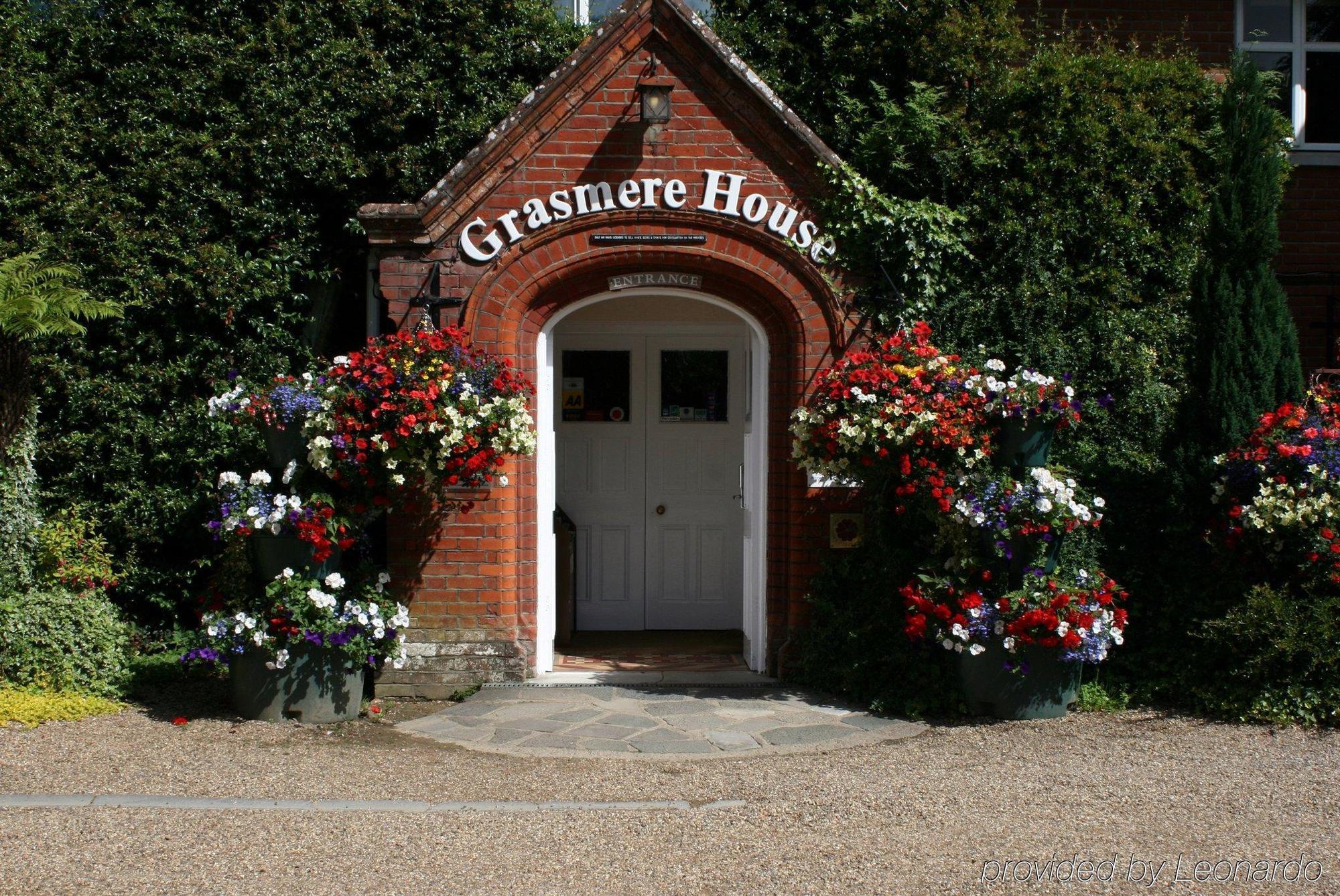 The Riverside Hotel Salisbury Exterior photo